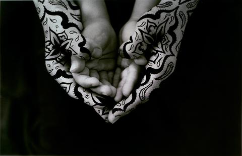 Reflecting on Endings 4 Shirin Neshat Bonding WEB large